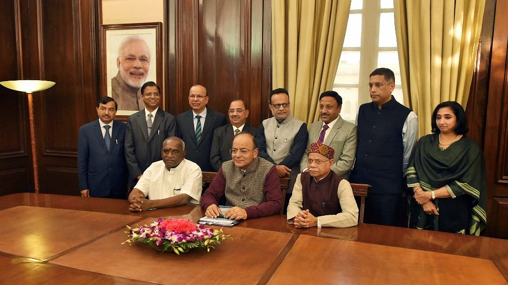Arun Jaitley with his team a day before the Budget presentation.&nbsp;