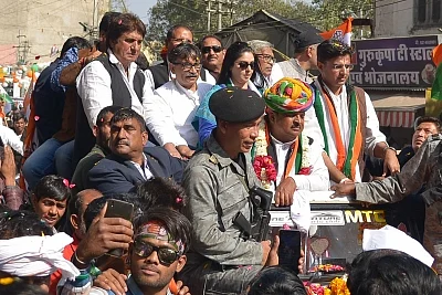 Ajmer: UP Congress chief Raj Babbar, actress-turned-politician Nagma and Rajasthan Congress chief Sachin Pilot during a roadshow ahead of Ajmer by-election on Jan 27, 2018. (Photo: Shaukat Ahmed/IANS)
