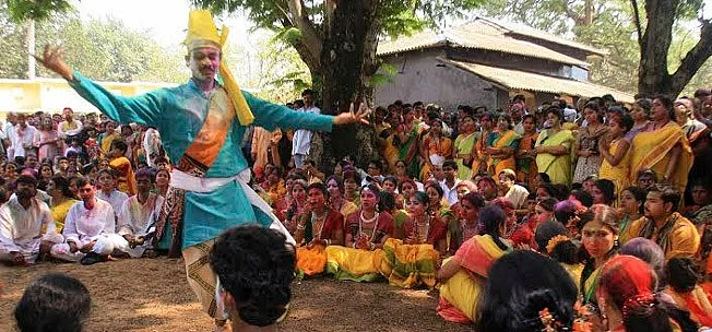 Tribal dance forms are performed in various parts of Bengal on the day of Dol Yatra.