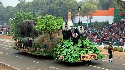 New Delhi: Tableau of Karnataka depicting the state’s rich and diverse forest wealth and flora and fauna at Rajpath during the full dress rehearsal for the Republic Day Parade 2018, in New Delhi Jan 23, 2018. (Photo: IANS/DPRO)