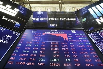 NEW YORK, Feb. 5, 2018 (Xinhua) -- An electronic screen displaying trading data is seen at the New York Stock Exchange in New York, the United States, on Feb. 5, 2018. U.S. stocks closed sharply lower on Monday, with the Dow plummeting 4.60 percent, as the market took a heavy hit from panic sales. (Xinhua/Wang Ying/IANS)