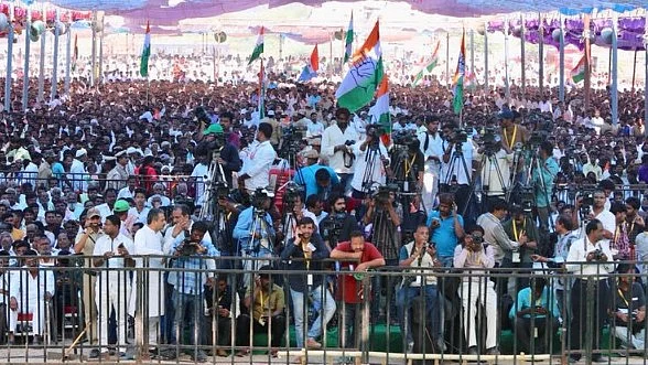 A large crowd had gathered for a tribal rally in the Raichur district of North Karnataka. 