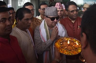 Bhubaneswar: Nepalese King Gyanendra Bir Bikram Shah Dev being welcomed during his arrival at Biju Patnaik International Airport in Bhubaneswar on Feb 7, 2018. (Photo: IANS)