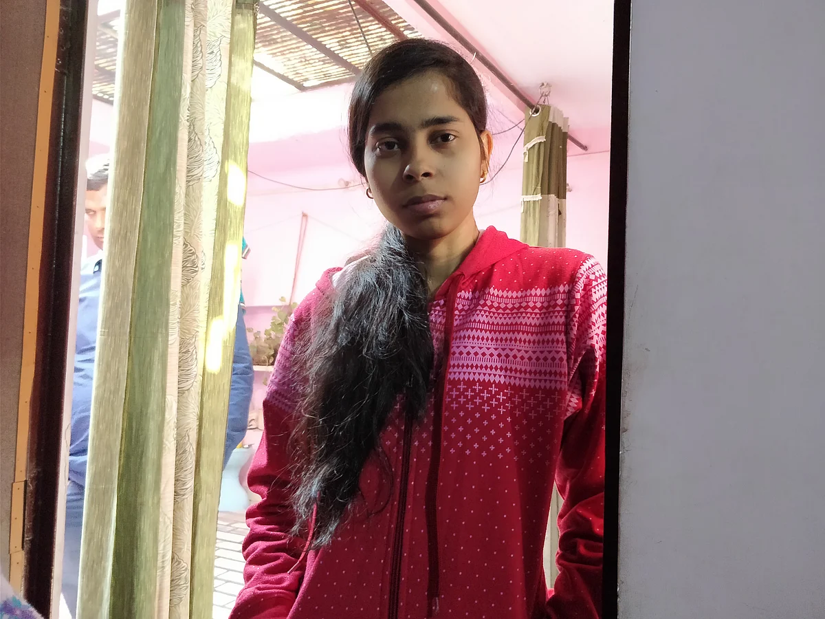 Kirti Gupta, the sister of Chandan Gupta.