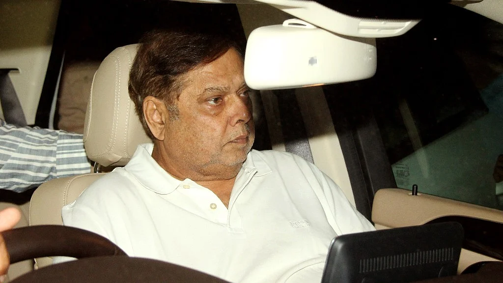 Director David Dhawan also arrives at Anil Kapoor’s house. 