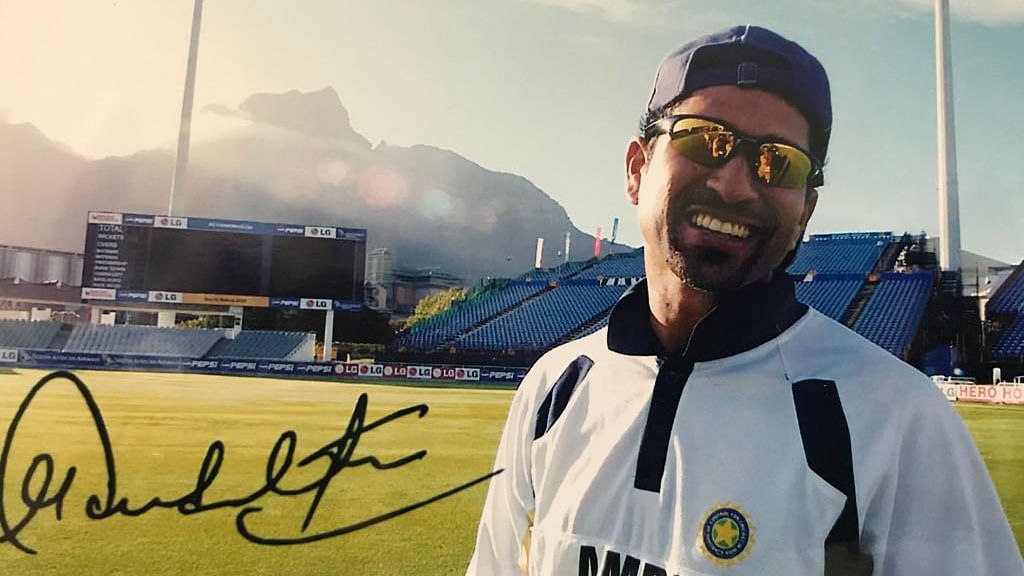 Here’s What Sachin Did for an Elderly Fan Waiting for an Autograph
