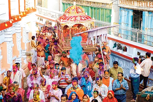 In many parts of Bengal devotees carry decorated palanquins with the idols of Krishna and Radha around town.