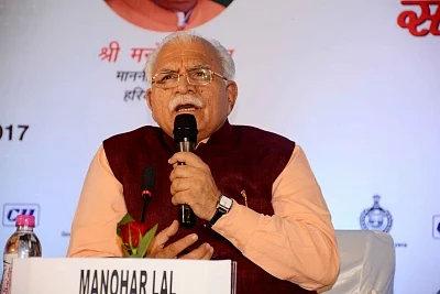 Patna: Haryana Chief Minister Manohar Lal Khattar addresses during a programme in Patna on Dec 3, 2017. (Photo: IANS)