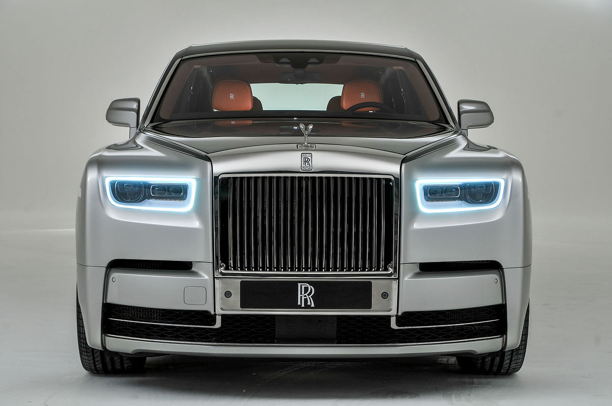 The Rolls Royce Phantom comes with a 6.75 litre, V-12 engine that can take it from 0-100 kmph in 5.4 seconds. 