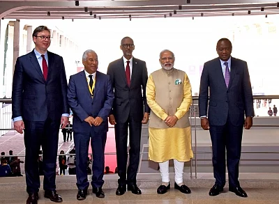 Gandhinagar: Prime Minister Narendra Modi with Kenyan President Uhuru Kenyatta, Rwanda President Paul Kagame, Portuguese Prime Minister Antonio Costa and Serbian Prime Minister Aleksandar Vucic at the Vibrant Gujarat Global Summit 2017, in Gandhinagar, on 10 January 2017. 