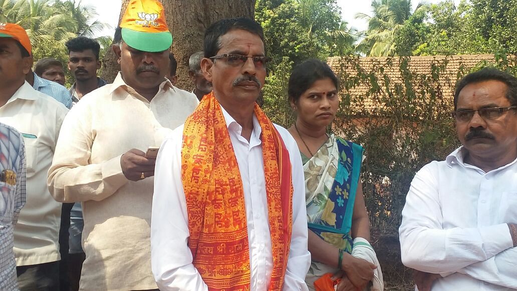Kamalakar Mesta and Rukmabai parents of Paresh Mesta who was found dead under mysterious circumstances, at the inauguration of a BJP rally.&nbsp;&nbsp;