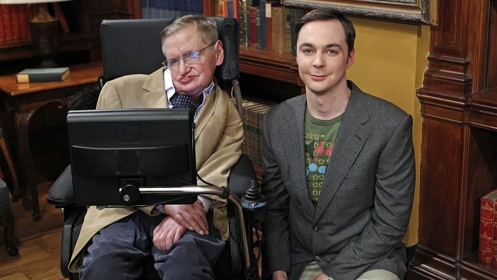 Stephen Hawking with Jim Parsons aka Sheldon Cooper on the sets of <i>The Big Bang Theory</i>.&nbsp;