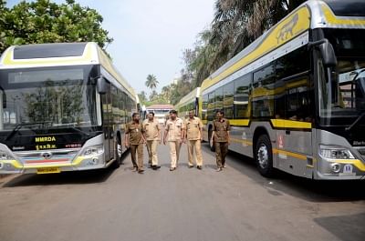 Mumbai: The hybrid electric AC buses flagged off by Maharashtra Chief Minister Devendra Fadnavis in Mumbai on March 16, 2018.  The buses will be operated by BEST. (Photo: IANS)