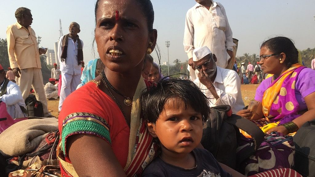 A woman protester carried her three-year-old and marched to Mumbai from Nashik.
