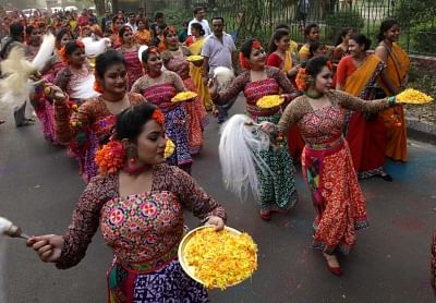 Kolkata: People during Basanta Utsav celebrations in Kolkata on Mar 1, 2018. (Photo: Kuntal Chakrabarty/IANS)