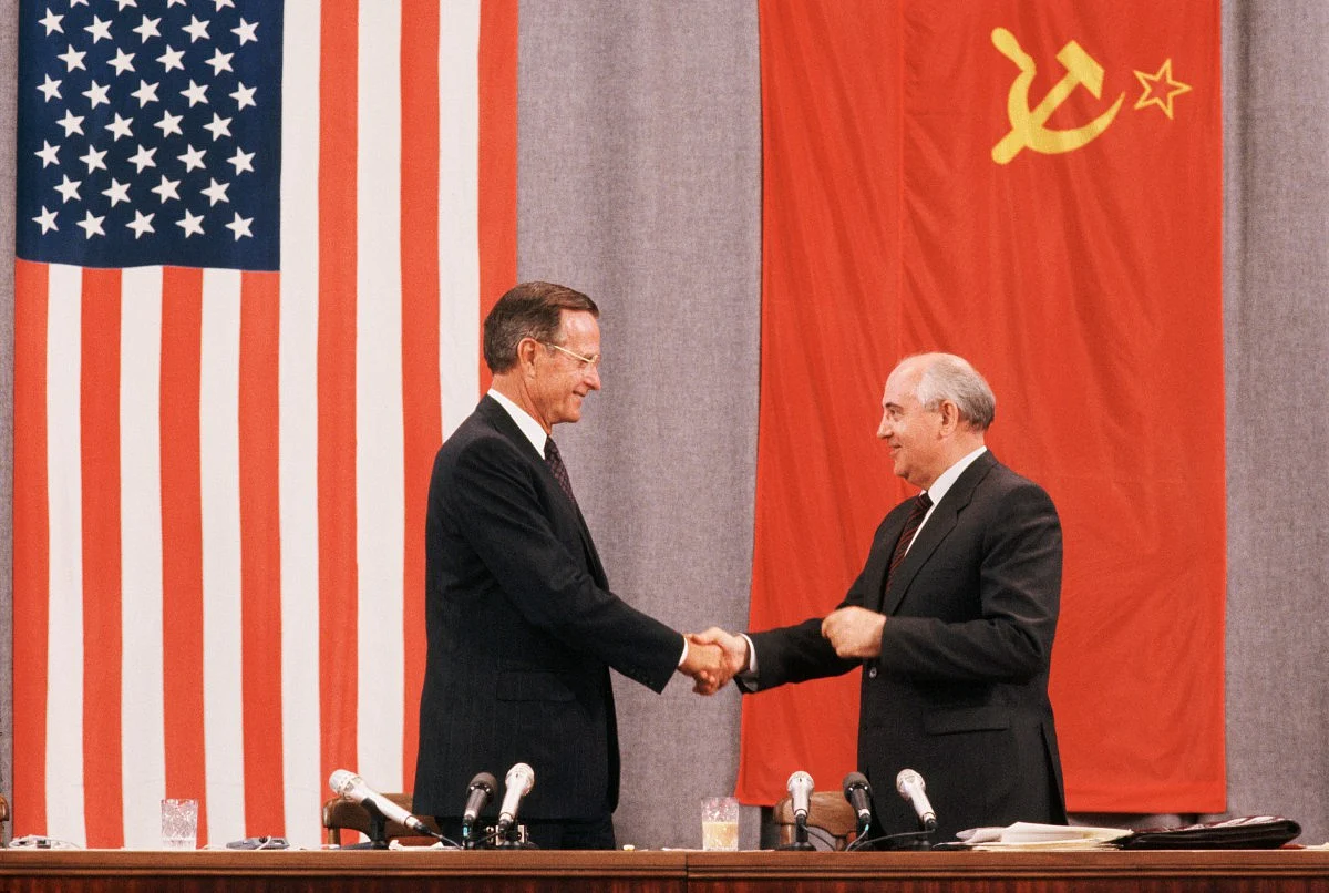 Former US president HW Bush and Mikhail Gorbachev.