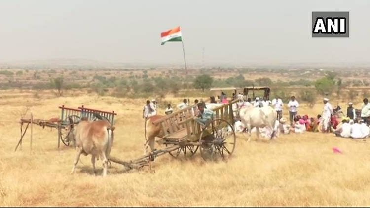 Farmers in Ahmednagar’s Khandala Village staged a protest ‘as a symbol to show their ownership’ of the land which they say was acquired from them by Nirav Modi at less than normal rates.