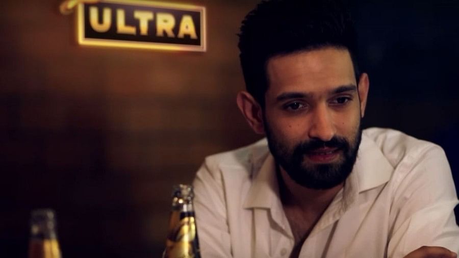 In the web series, the very talented Vikrant Massey plays an IT professional who has just lost his job.