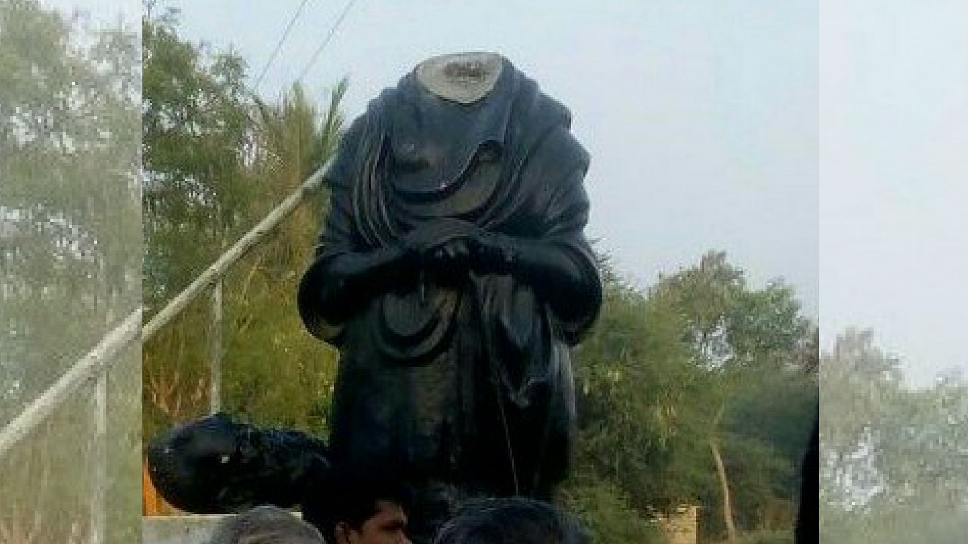 A statue of Dravidian ideologue ‘Periyar’ EV Ramasamy was beheaded in Pudukkottai district in Tamil Nadu on Tuesday, 20 March.