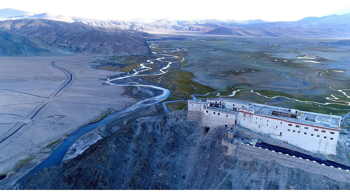 Captured over the course of 20 days in Ladakh’s Hanle region, the video combines around 50,000 raw images and more than 100 timelapse sequences.