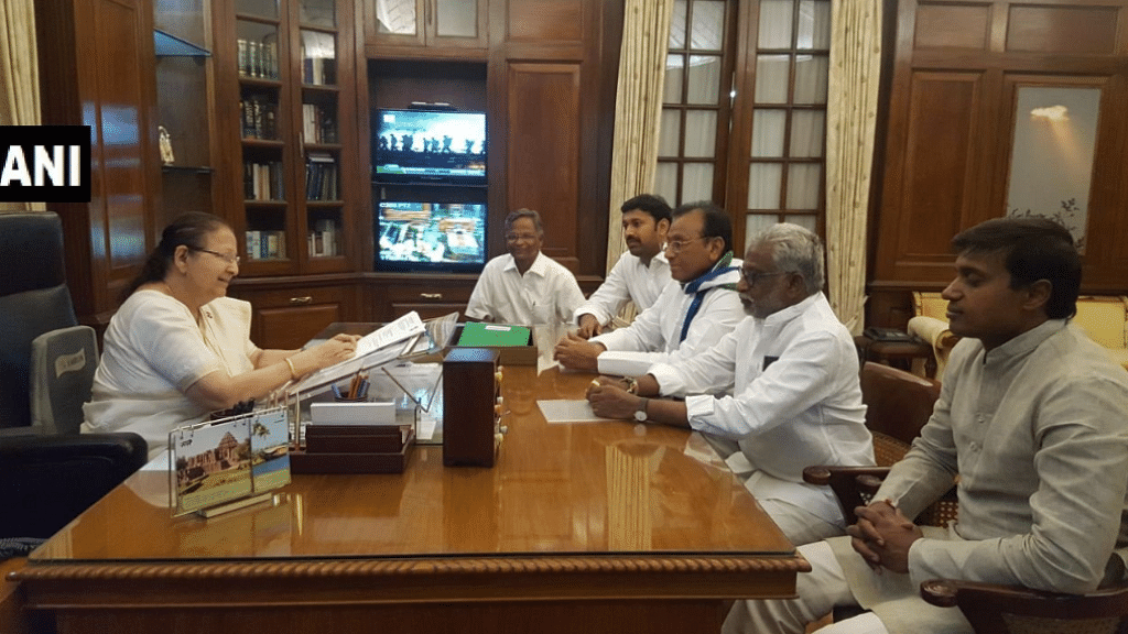 YSRCP Lok Sabha MPs on Friday submitted their resignations to Speaker Sumitra Mahajan.