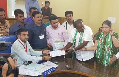 Channapatna: Former CM and JD(S) Karnataka chief HD Kumaraswamy files nomination papers for upcoming Karnataka Assembly polls in Channapatna, Karnataka on April 20, 2018. (Photo: IANS)