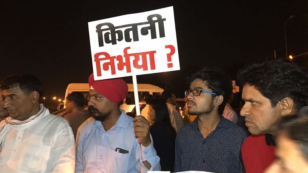 The protestors gathered to raise their voices against the horrifying Unnao and Kathua rape cases.&nbsp;