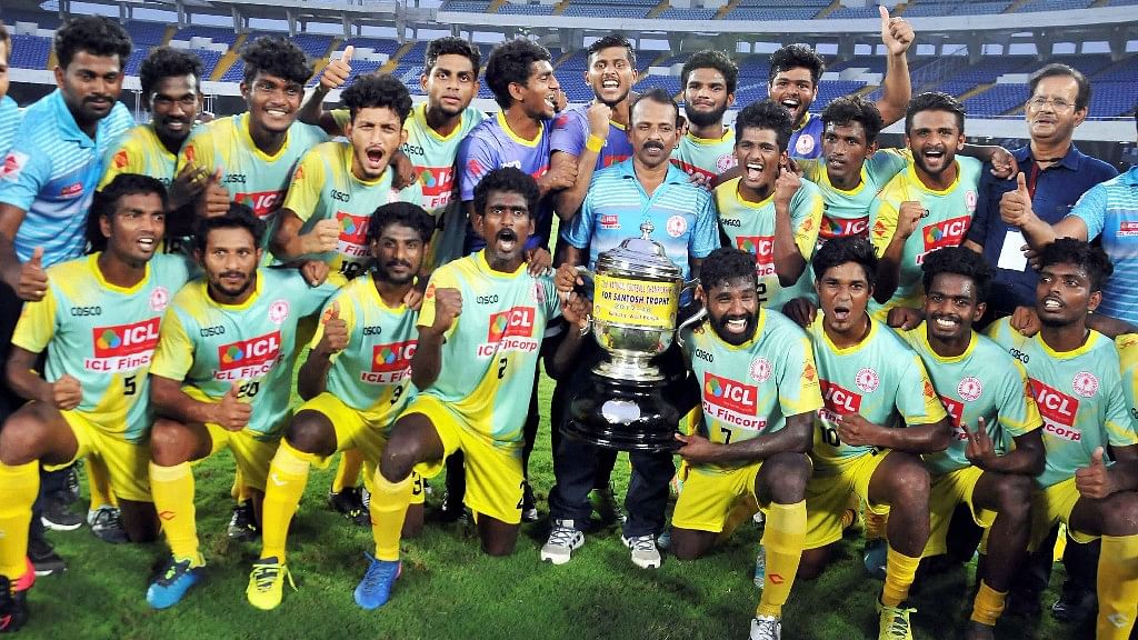 Kerala clinched their sixth Santosh Trophy at the Salt Lake Stadium in Kolkata on Sunday.