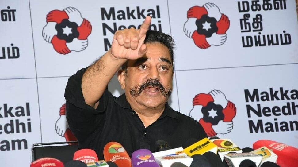 Kamal Haasan launches his new party 'Makkal Needhi Maiam' with Kejriwal by  his side | Latest News India - Hindustan Times