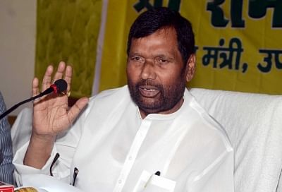 Give sanitation workers wages equivalent to IAS: Paswan