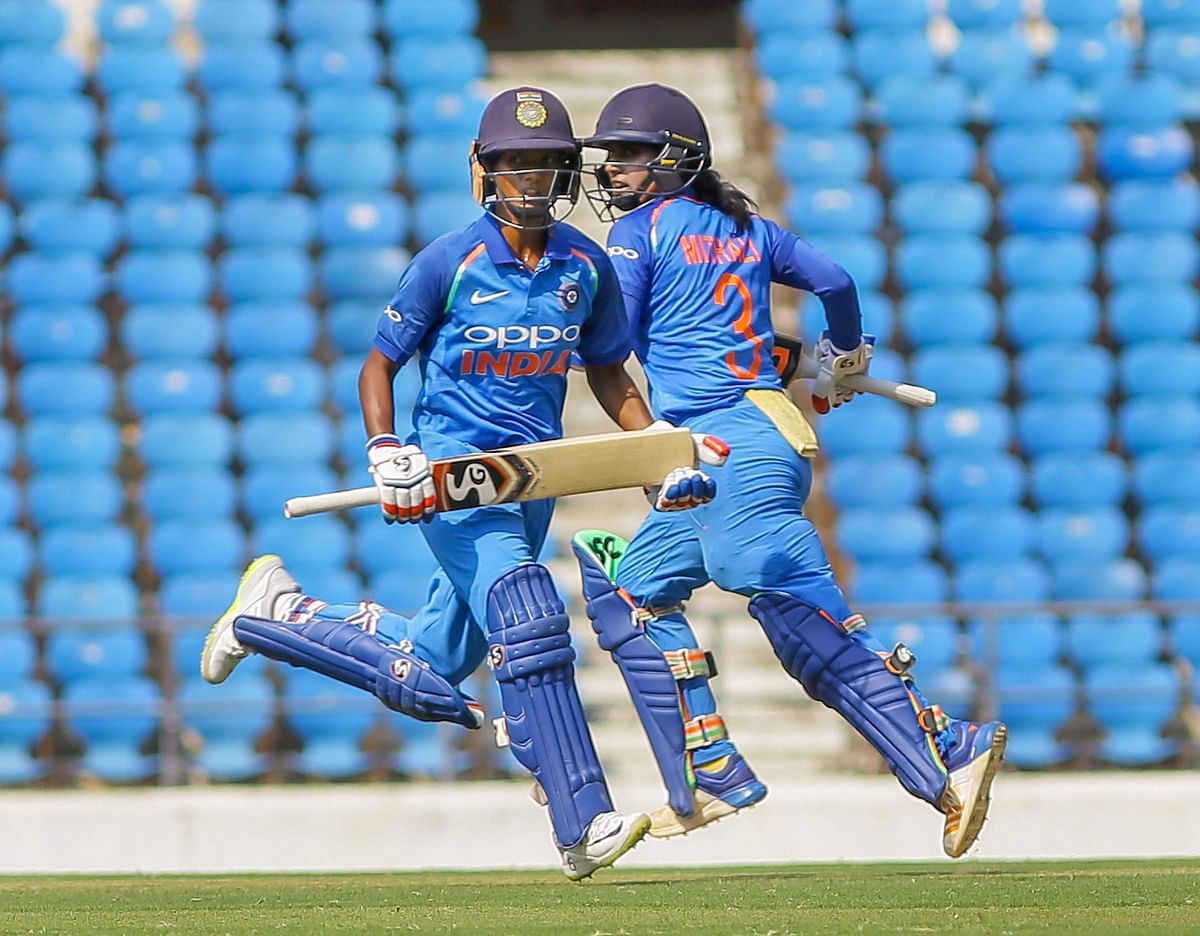 Indian Women'S CRICKET TEAM Thrash England & Clinch ODI ...