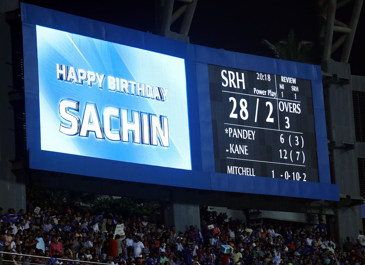 IPL: Watch fans sing happy birthday to Sachin Tendulkar during the match between Mumbai and Hyderabad.