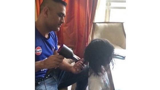 Watch MS Dhoni With Daughter Ziva Dhoni Performing His Daddy's Duties
