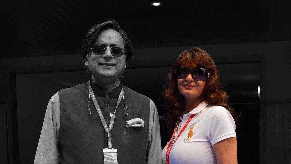  File photo of Shashi Tharoor with his now deceased wife, Sunanda Pushkar.