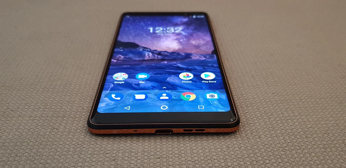 Nokia 7 Plus with an 18:9 ratio screen but still has bezels. 