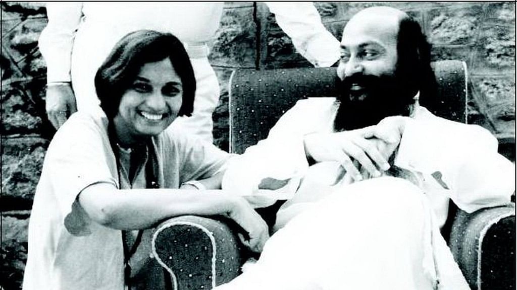  Ma Anand Sheela (left), with Bhagwan Rajneesh.