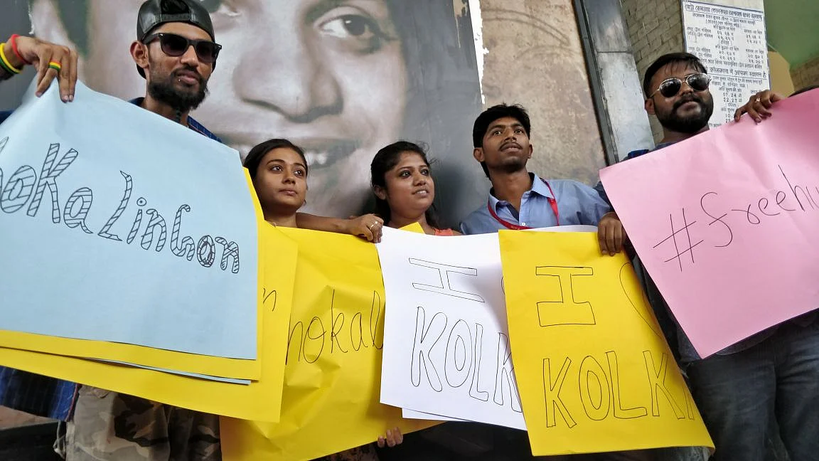 Several youngsters came out to support the couple that was harassed and later dragged off the metro in Kolkata.