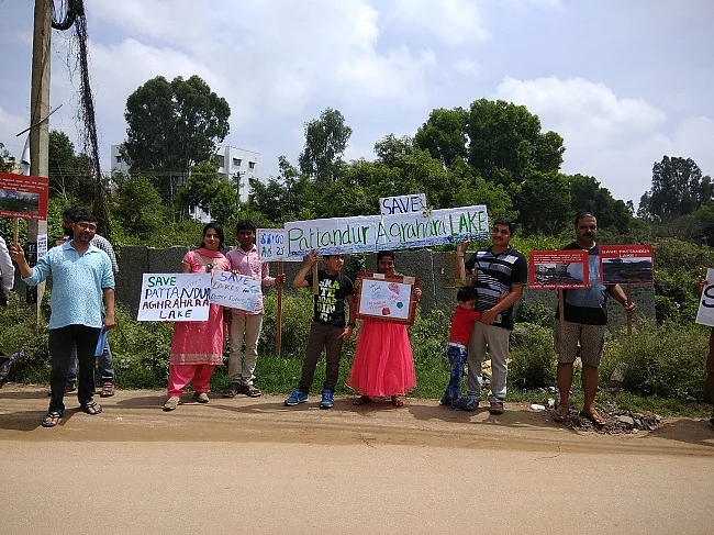 Citizens demanding the rescue and revival of the Pattandur Agrahara Lake.