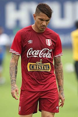 Flamengo suspends Guerrero's contract after CAS ruling