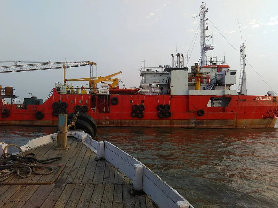 A glimpse of Mumbai Port Trust.