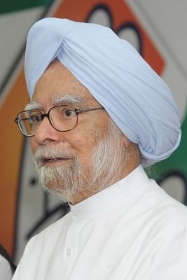Bengaluru: Former Prime Minister and Congress leader Manmohan Singh during a press conference in Bengaluru on May 7, 2018. (Photo: IANS)