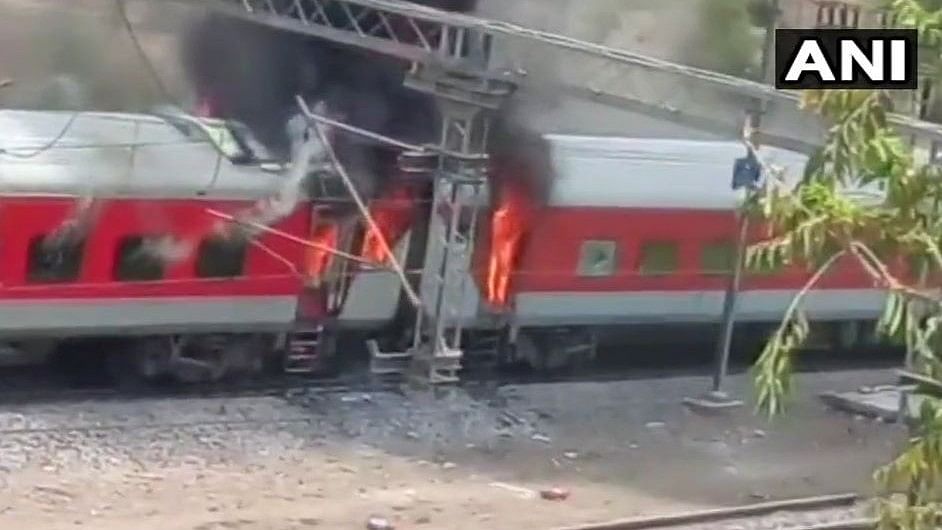 Fire breaks out in four coaches of Andhra Pradesh AC Express 22416 near Birlanagar station in Gwalior.