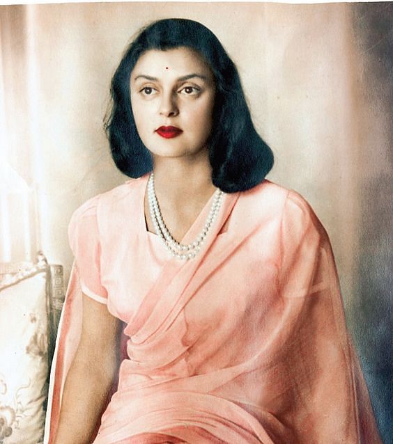 We take a look at Gayatri Devi’s time in prison, and her relationship with Indira Gandhi. 