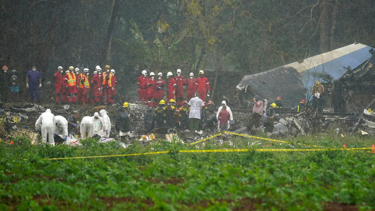 Cuban Airlines Boeing 737-200 Crashes During Takeoff,Over 100 Dead