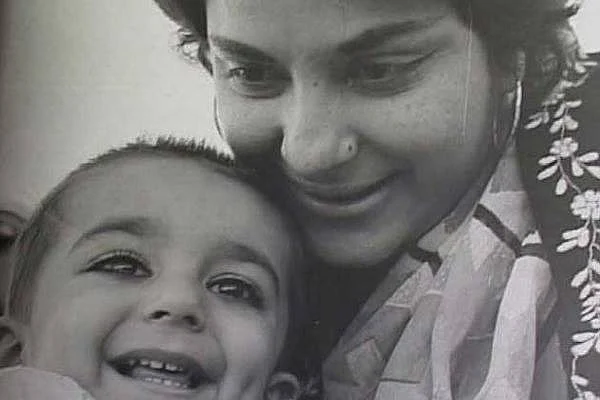 Nargis with a baby Sanjay Dutt. 