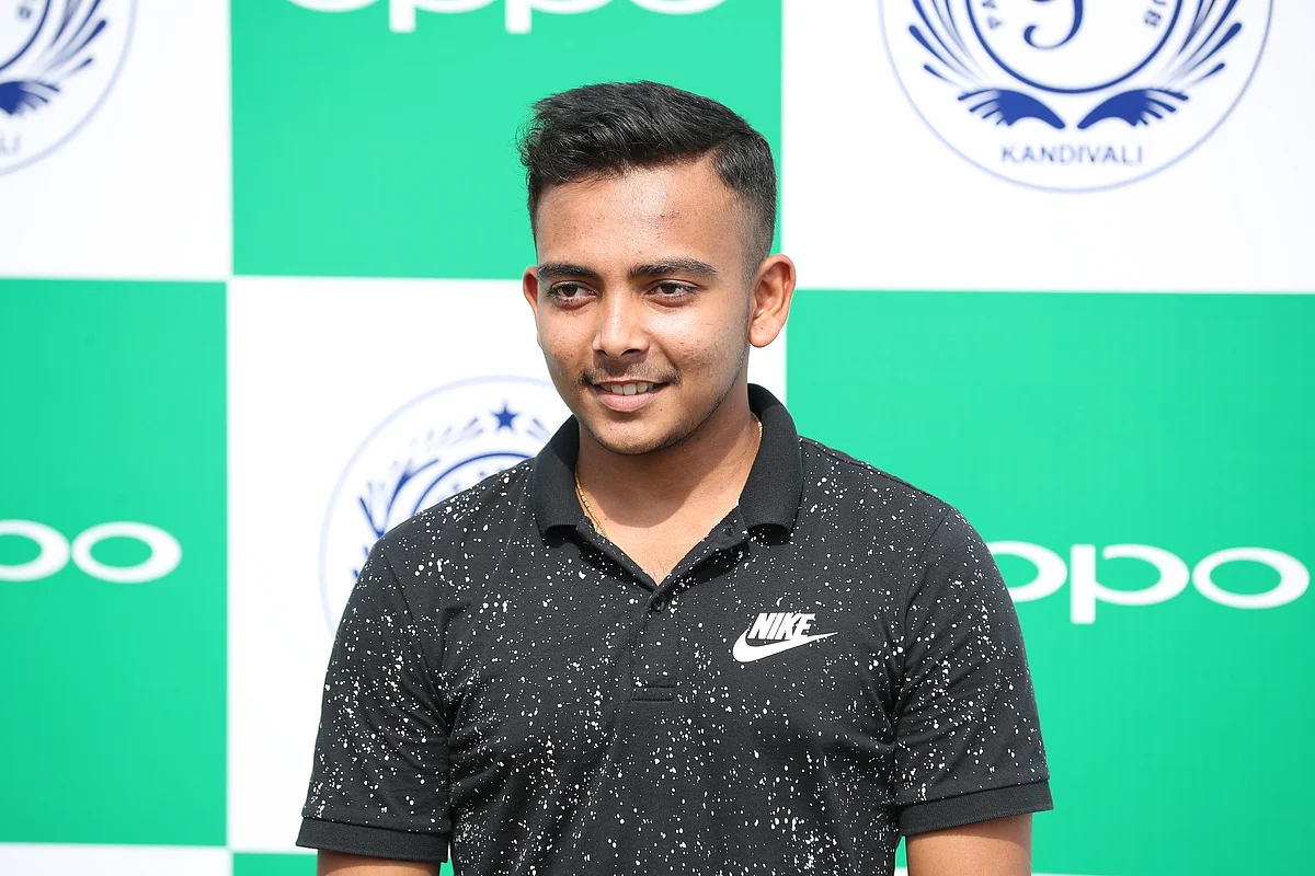 Cricketer Prithvi Shaw at the OPPO event where they announced cricket training for 20 kids for 2 years.
