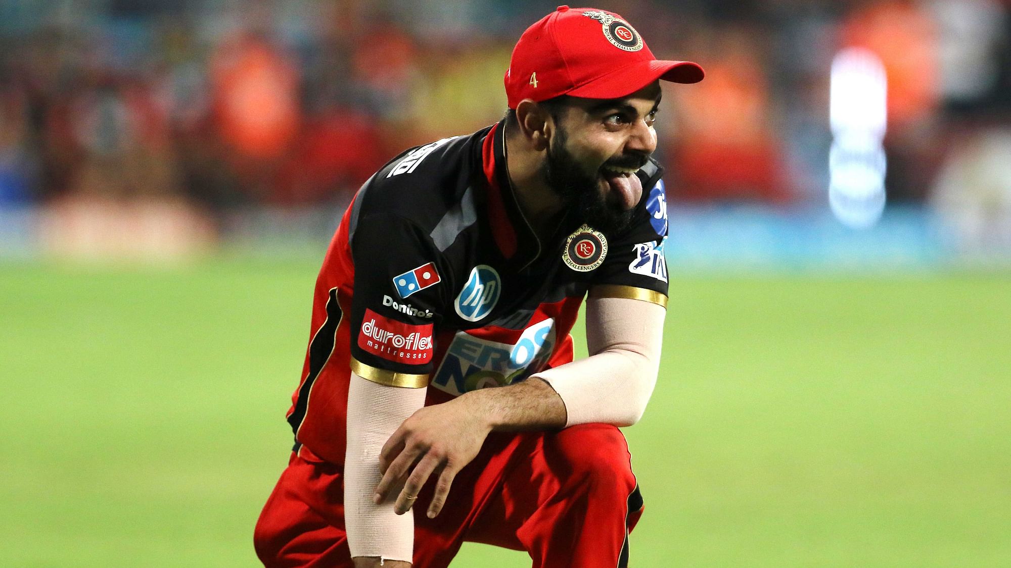 Royal Challengers Bangalore kept their play-off hopes alive by beating Sunrisers Hyderabad by 14 runs on Thursday.&nbsp;