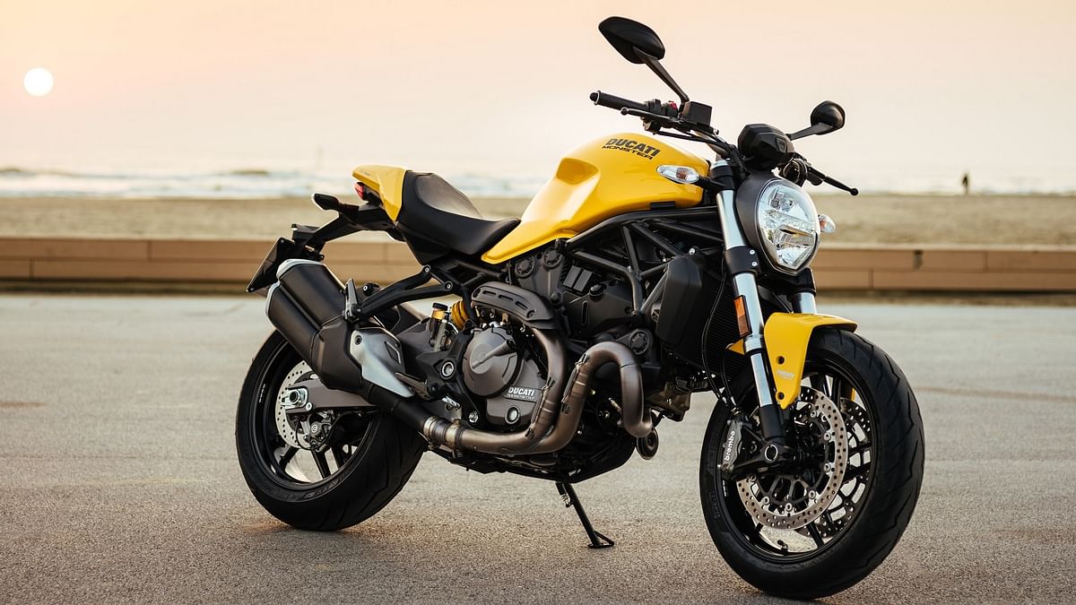 The Ducati Monster 821 is a naked sports bike that will compete with the Triumph Street Triple S and Yamaha MT-09. 