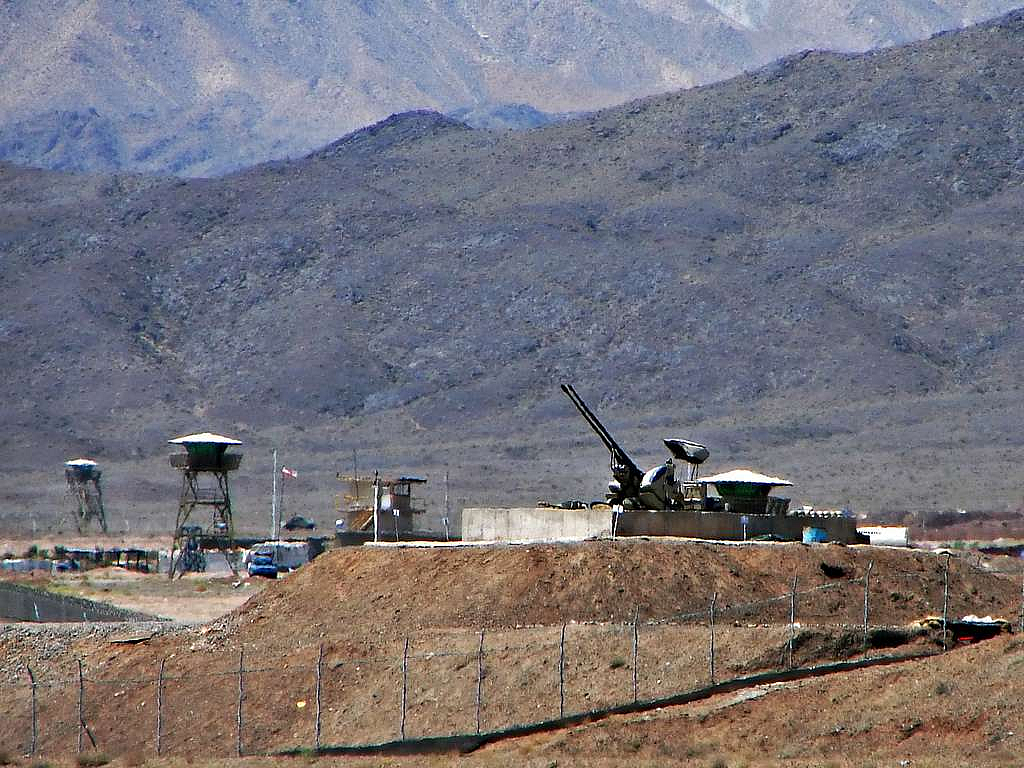 Anti-aircraft guns guarding the Natanz Nuclear Facility, Iran, on 22 June, 2006.