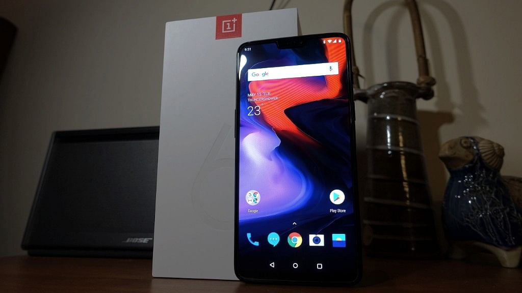 This is the OnePlus 6 and it has a notch.&nbsp;